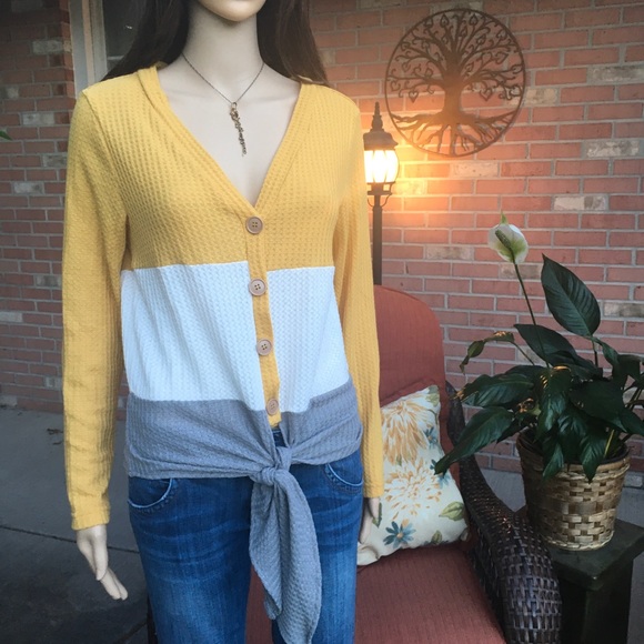 TIE FRONT WAFFLE TOP - Picture 7 of 7